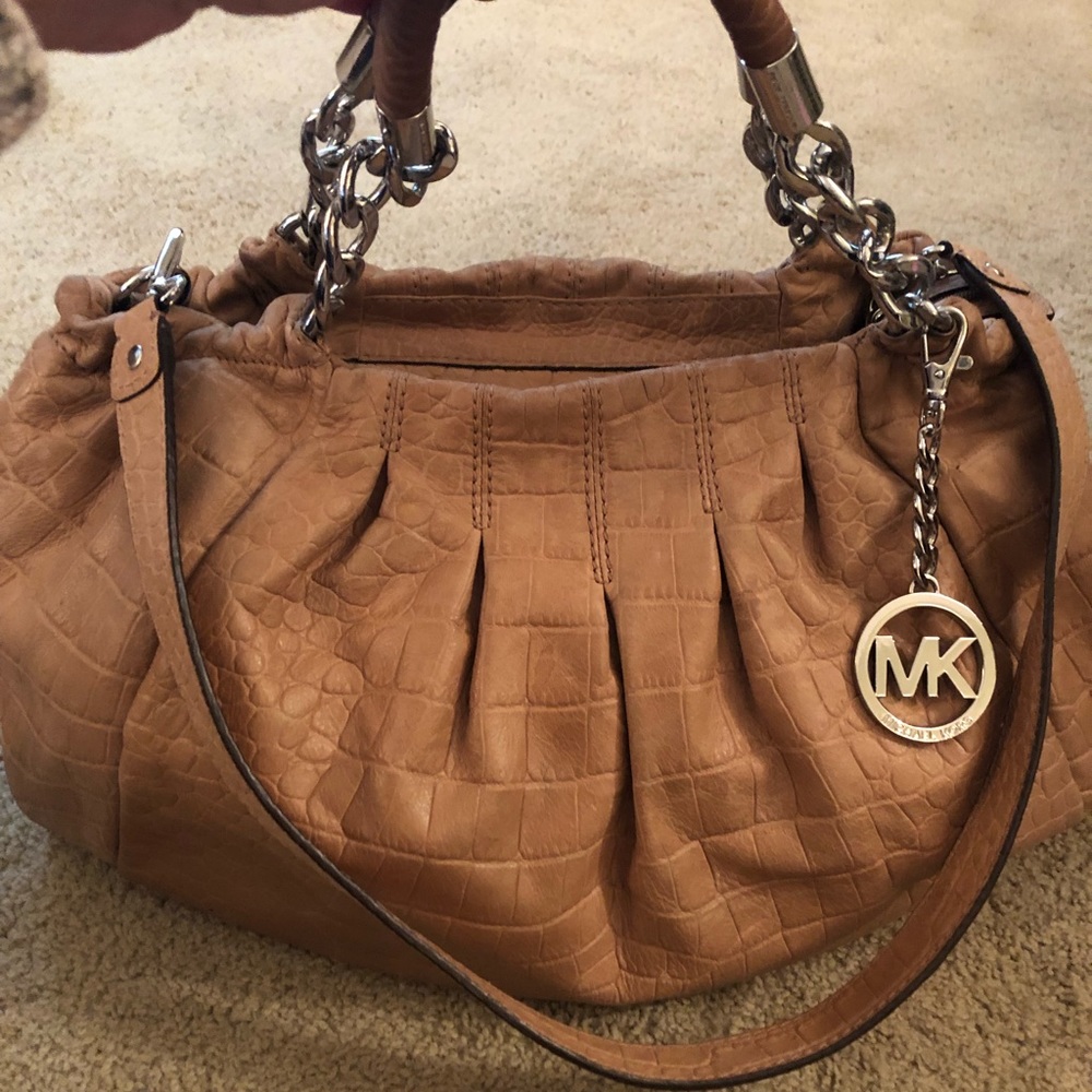 Michael Kors leather purse w/removable strap